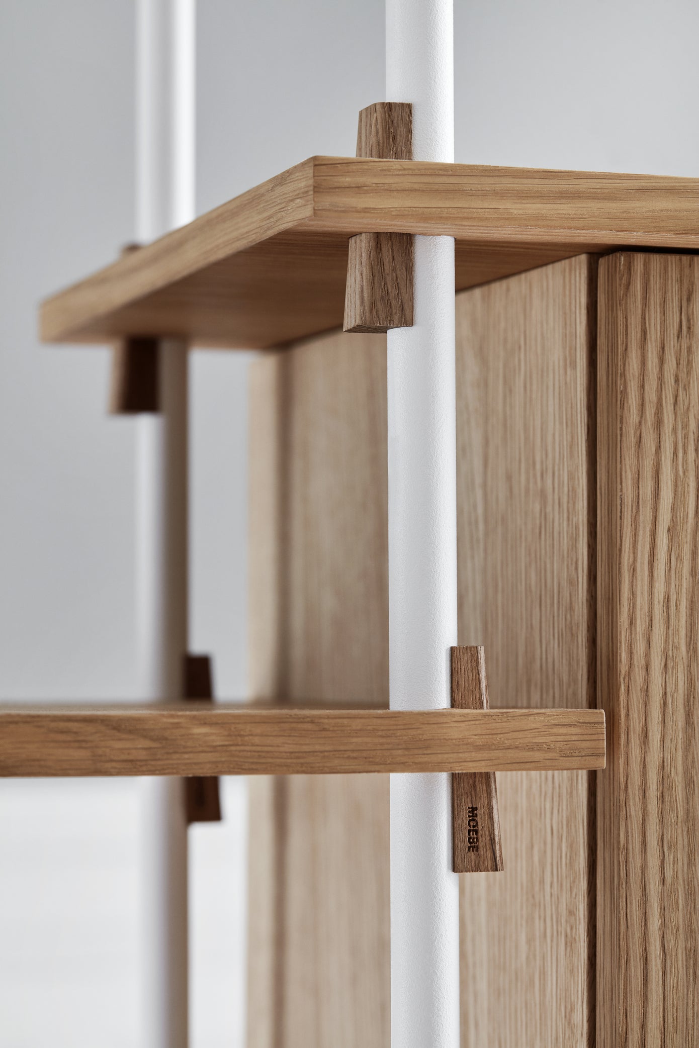 Shelf 200.3.A / White FSC-Certified Oak