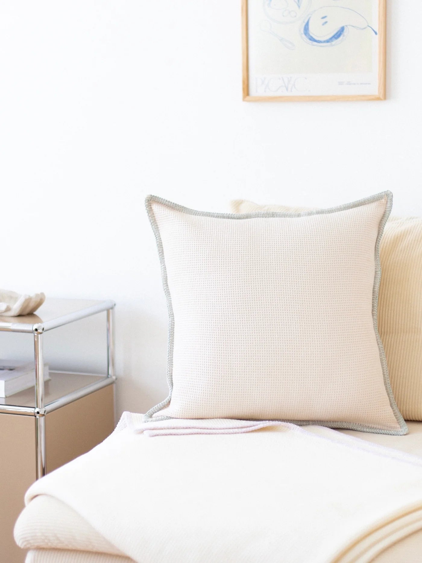 Piqué Cushion / Mia